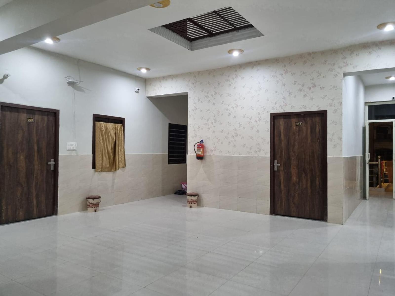 Vrindavan Bhakti Bhavan- Near Prem Mandir By Mukund Hotel Bagian luar foto