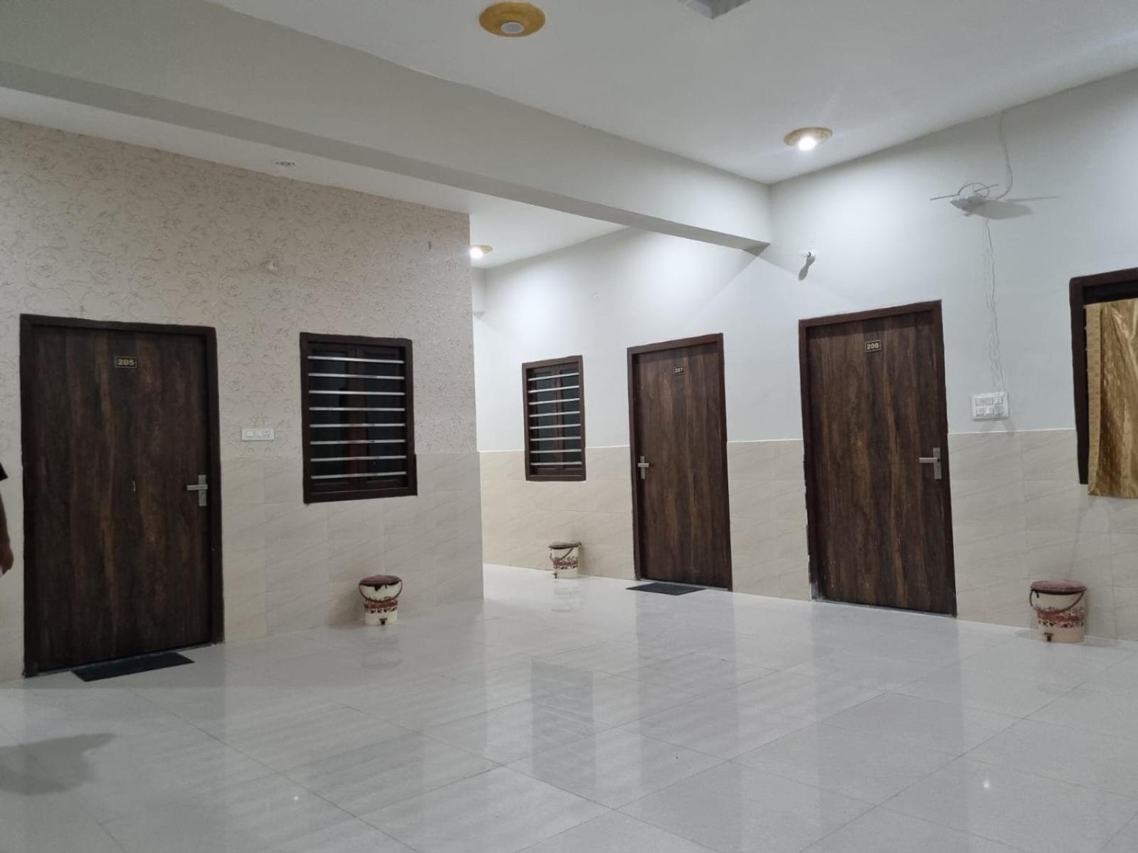 Vrindavan Bhakti Bhavan- Near Prem Mandir By Mukund Hotel Bagian luar foto